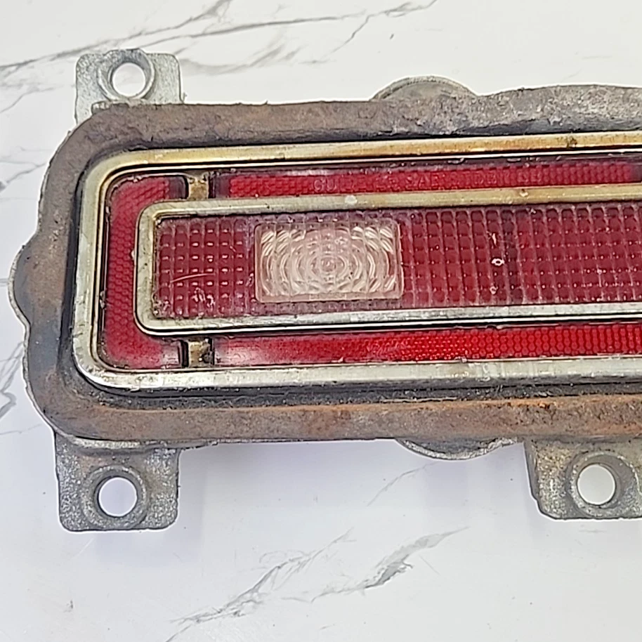 Luz trasera GM 5960251 1968 Pontiac Catalina Executive Bonneville OE pasajero derecha Foto 3 de 4