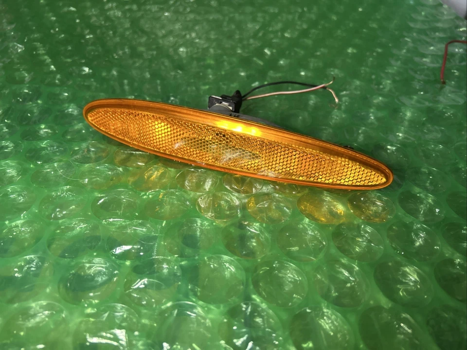 97-06 Jaguar X100 XK8 Front Right or Left Side Marker Light Lamp OEM - Image 2 of 4