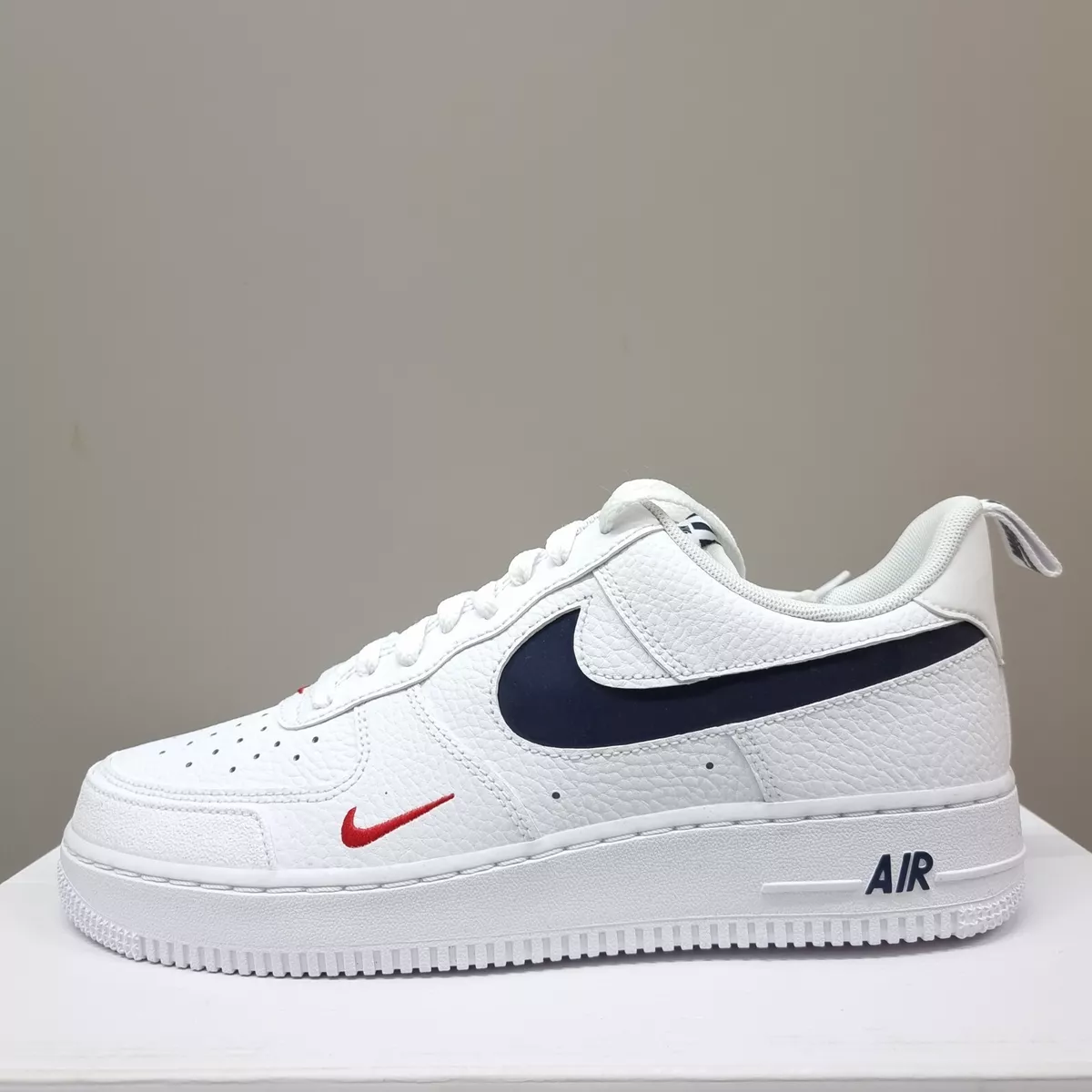 Nike Air Force 1 '07 LV8 Sneakers