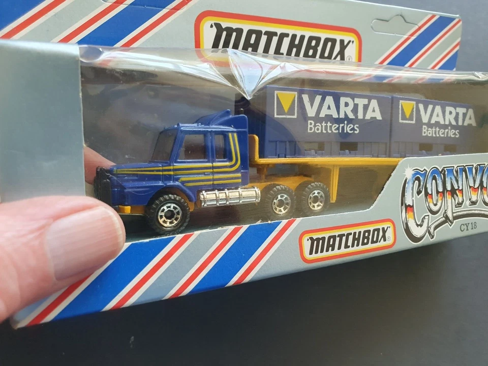 MATCHBOX CONVOY  CY-18  SCANIA DOUBLE CONTAINER TRUCK VARTA BATTERIES UNPUNCHED - Image 4 of 4