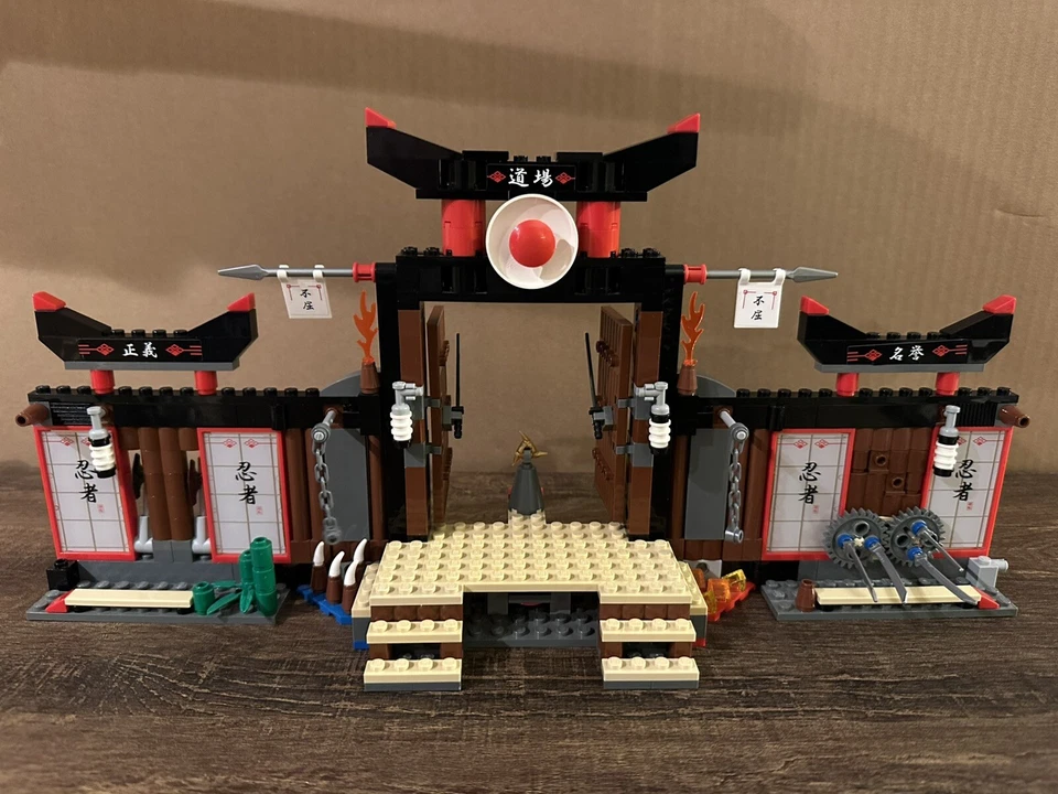 LEGO NINJAGO: Spinjitzu Dojo (2504) Peças 100% Completas, Caixa, Instruções - Imagem 2 de 4