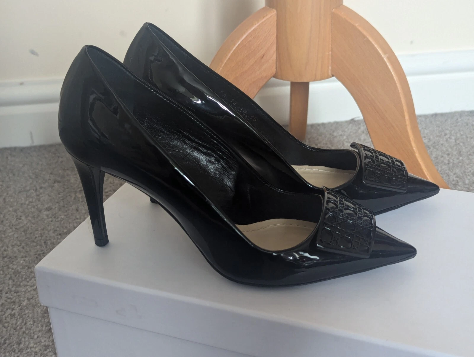 Escarpins Dior noir cannage plaque bout pointu taille EU 35   UK 2,5 dust bag box