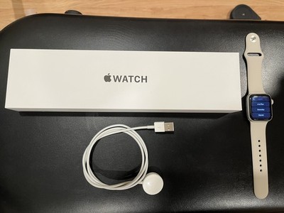 Apple Watch SE 1st Gen 40 mm Silver A2351 with Small/Medium