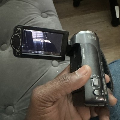 Panasonic HDC-TM41 (16 GB) High Definition AVC Camcorder Very Good Condition