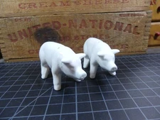 Vintage White Pig Salt and Pepper Shakers – Ceramic 3" Farmhouse Kitchen Decor