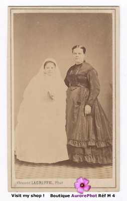 CDV PERLAT À POITIERS – Femme En Robe Vichy – Photo Ancienne – Réf D 26