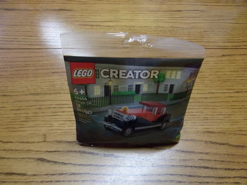 In Hand New/Factory Sealed 2023 Lego Creator 30644 Vintage Car Polybag Set