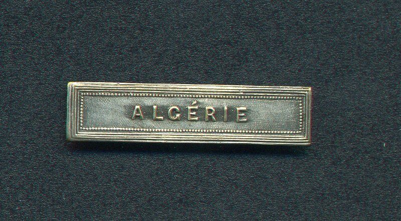 AGRAFE, BARRETTE ARGENTEE ALGERIE. PASSANT LARGE (L15)