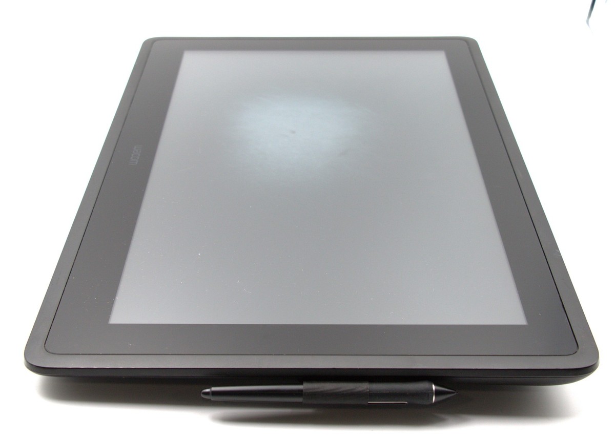Wacom - Cintiq 22 Pen Display Drawing Tablet - Black - DTK2260K0A