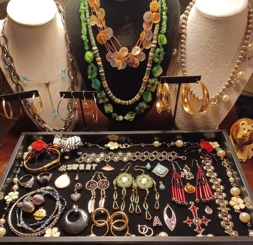 Vintage/Modern Costume Junk Jewelry Lot