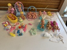 Énorme Lot De Barbie Bébés Krissy Vêtements Bouncer Jouets Sac Et Accessoires