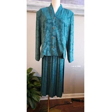 Vintage Leslie Fay 2 Pc Secretary Pleated Skirt and Blouse Set Women Sz 16 Green