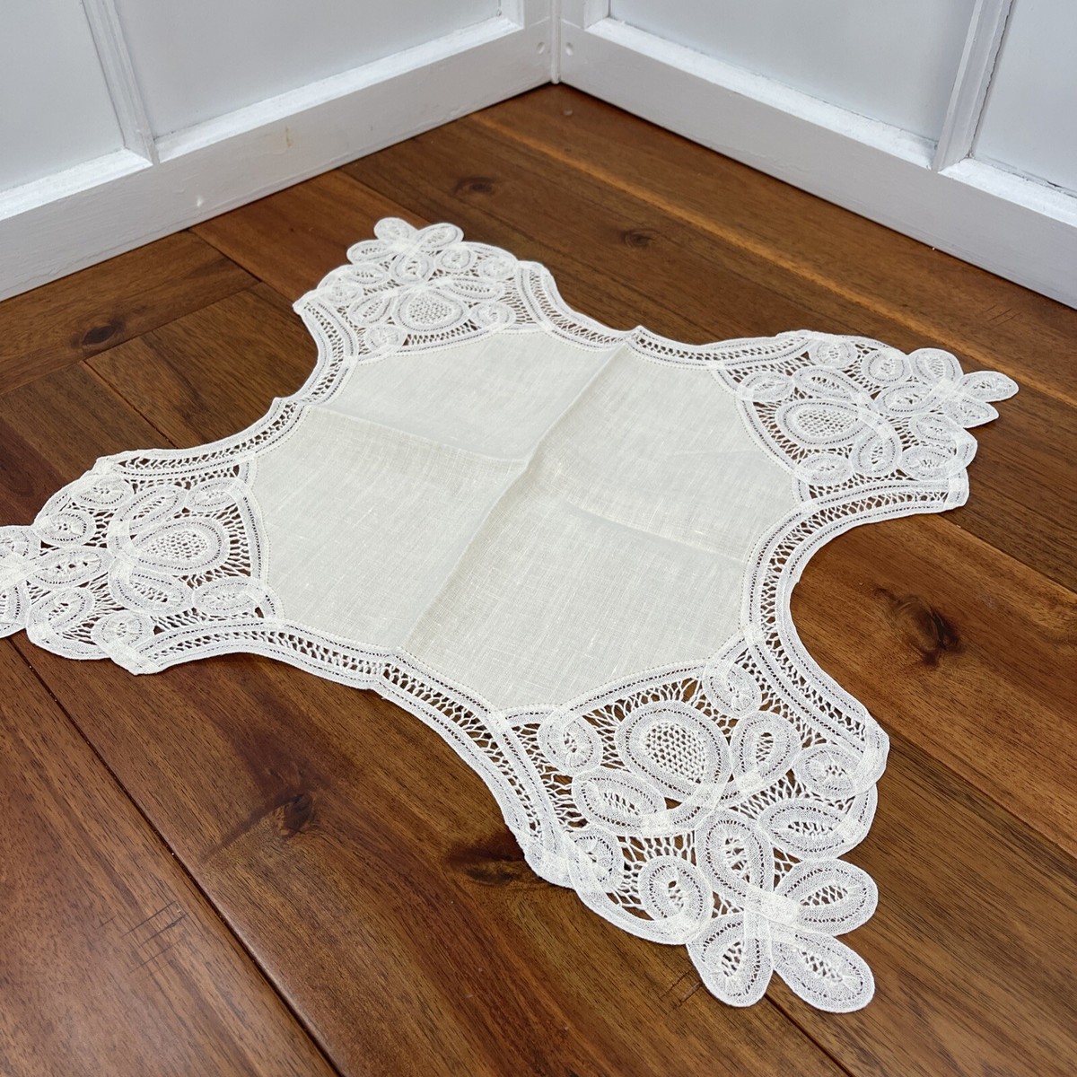 Singapore Handmade Lace - Tatting