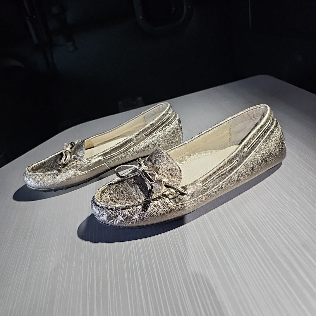 Michael Kors Women's Gold Boat Shoes - Size 6M Great PreOwned Condition