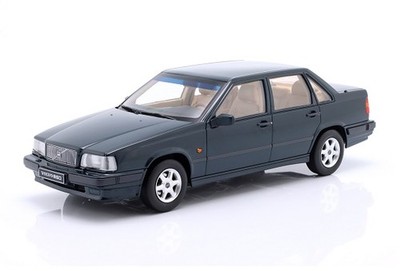 Triple 9 Volvo 850 1993 Tropical Green Metalli 1:18 1800521