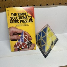 Tomy Pyramid Pyraminx Speed Cube Triangle 3D Neón Puzzle Estuche Juguete De Colección 1981