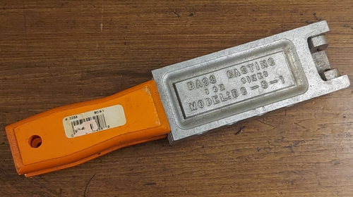 A Do-It Corporation Bass Casting Sinker Mold BC-8-A Denver IA Wood