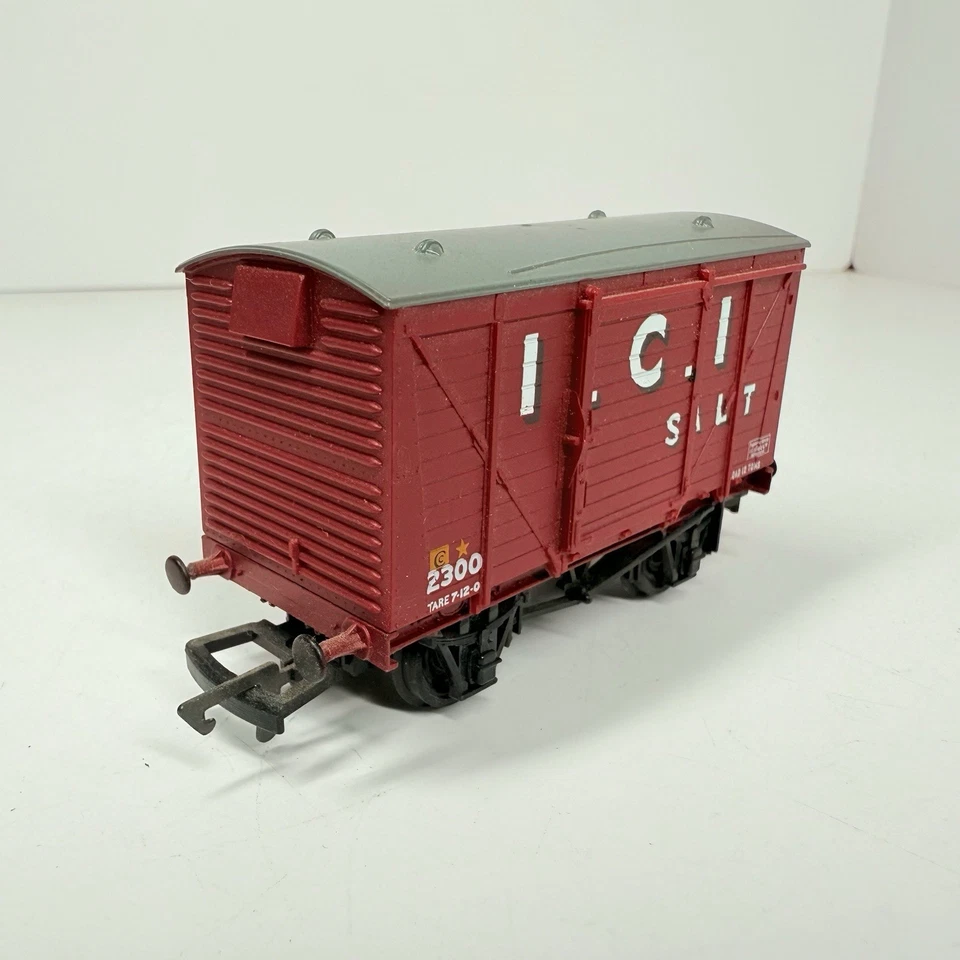 OO Scale Mainline Railways 12 Ventilated Van #2300 I.C.I. Salt 937365 - Image 4 of 4