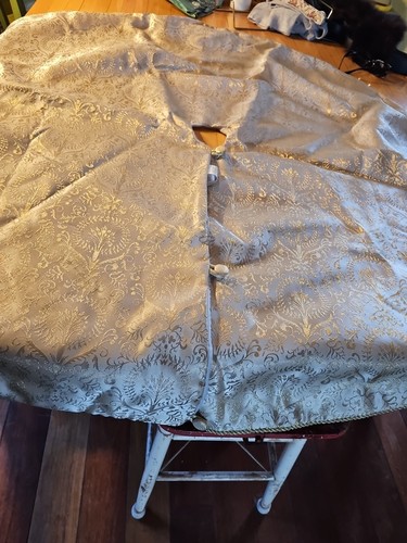 Martha Stewart Christmas Tree Skirt Gold Satin With Embroidery Gold Rope Edging - Picture 9 of 13