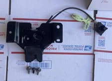 2007-2011  LINCOLN TOWN CAR TRUNK LID LATCH  LOCK  ASSEMBLY OEM