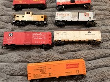 Large Mixed Lot Vintage Model Trains-30+ Box/ Caboose/ Tank Cars