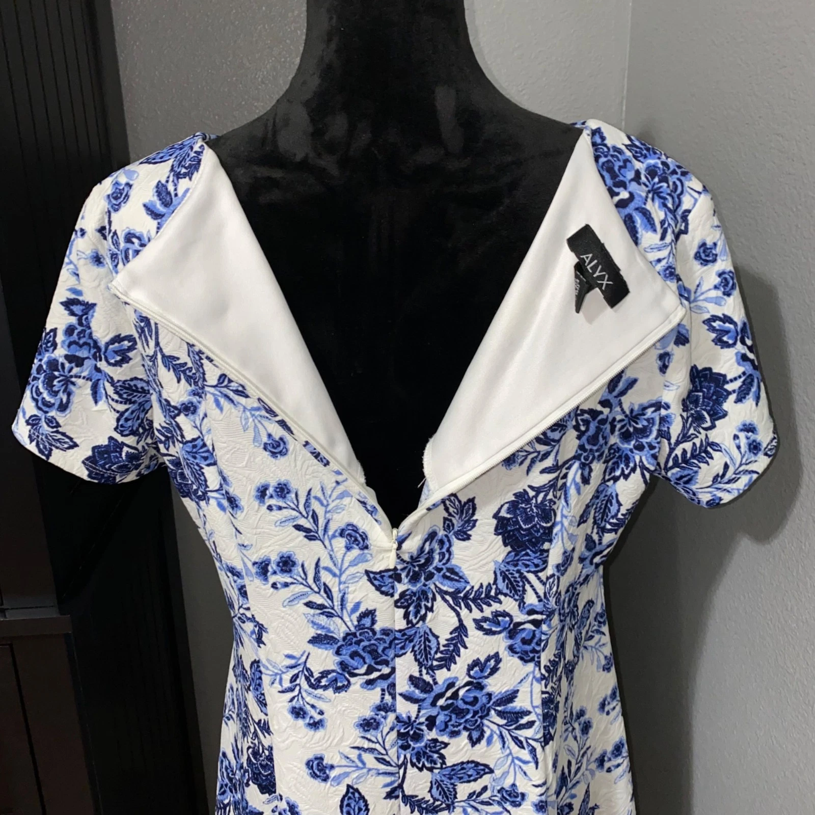 Abito donna ALYX taglia 16 blu bianco floreale aderente e svasato Cottagecore Y2K classico