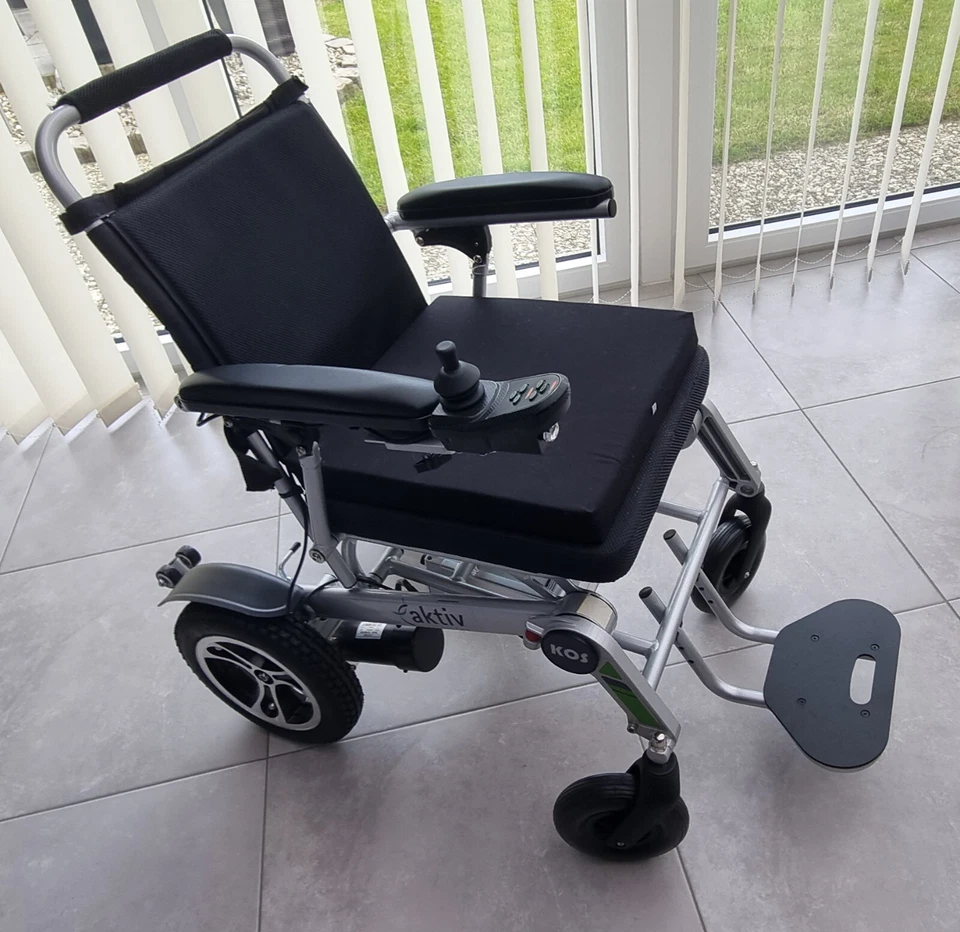 Neuwertig: Kos aktiv Elektrorollstuhl E-Rollstuhl faltet sich automatisch
