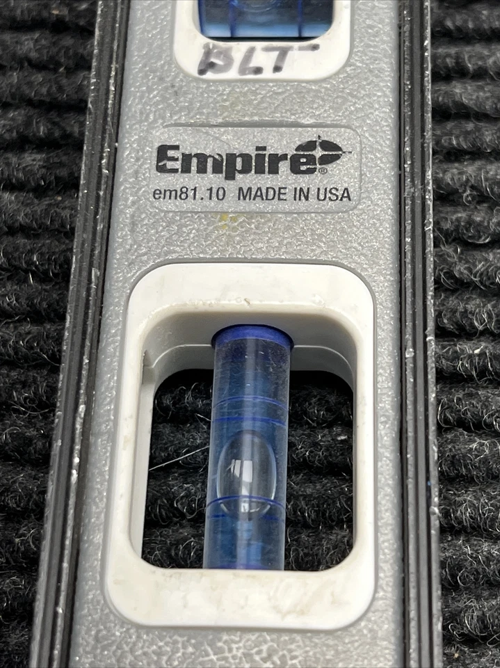 Empire Level EM81.10 10-Inch 2 Magnetic Torpedo Level - Image 3 of 4