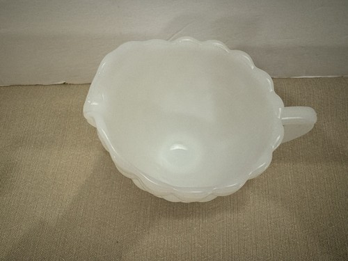 Vintage Anchor Hocking Bubble Milk Glass Creamer - Picture 5 of 7