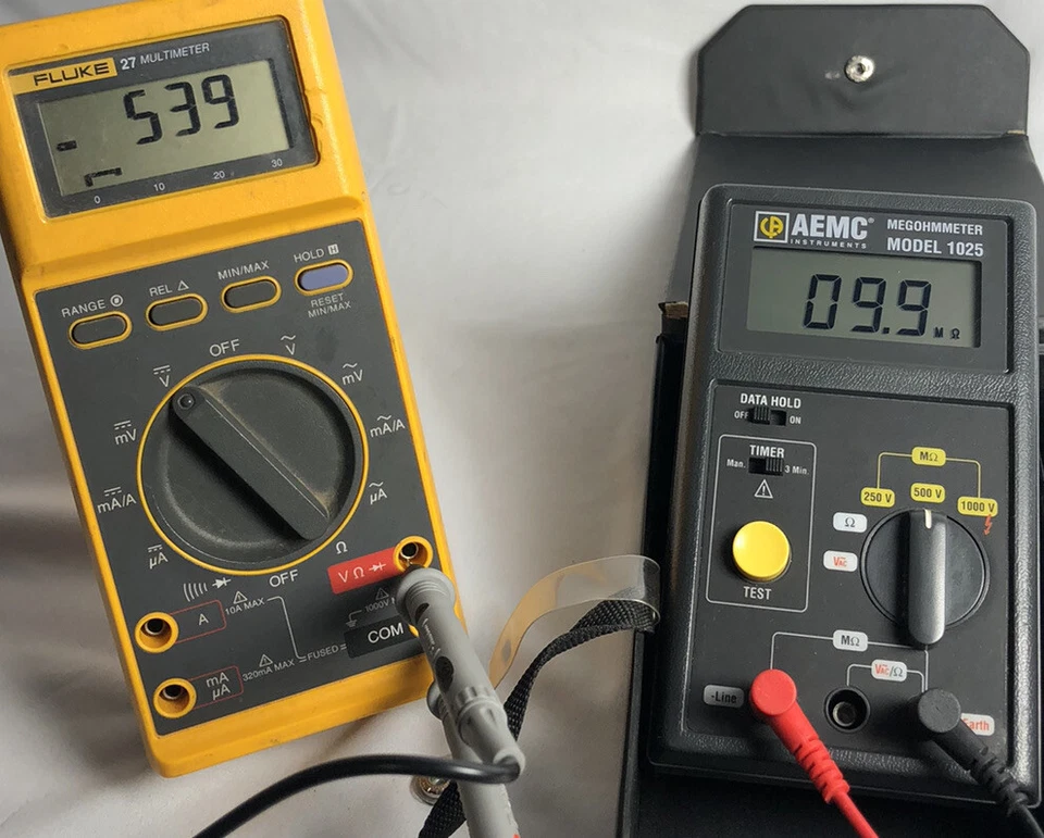 AEMC MEGOHMMETER MODEL 1025 250,500,1000 V Test vollt Used Excellent Condition - Image 2 of 4