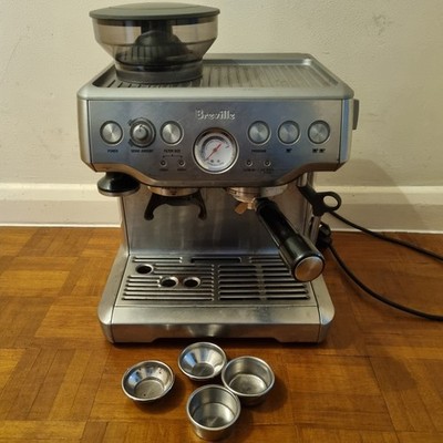 Breville Barista Express Kaffeemaschine mit Zubehör