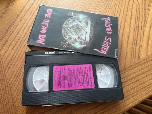 Twisted Sister VHS Come Out And Play Video Vintage Metal 1985 - Picture 3 of 3