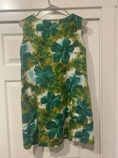 VINTAGE MADE IN HAWAII WOMANS BARK CLOTH SHORT SLEEVELESS HAWAIIAN SHIFT DRESS