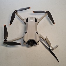 DJI Mini 4 Pro - FAULTY DRONE ONLY, POWERS ON, BROKEN ARM, BOUND, FAULTY, PARTS!