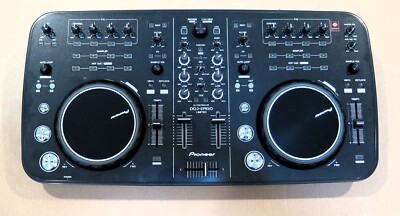 Pioneer DDJ-ERGO Limited DJ Controller and Pioneer Case DJC-SC2 with Tags Bundle