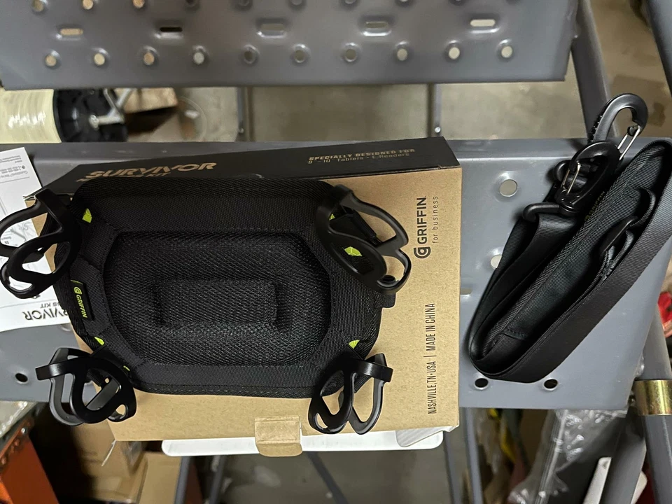 Griffin Survivor Universal Harness Case Kit for 9" - 10" Tablets Black XB41228 - Image 3 of 4