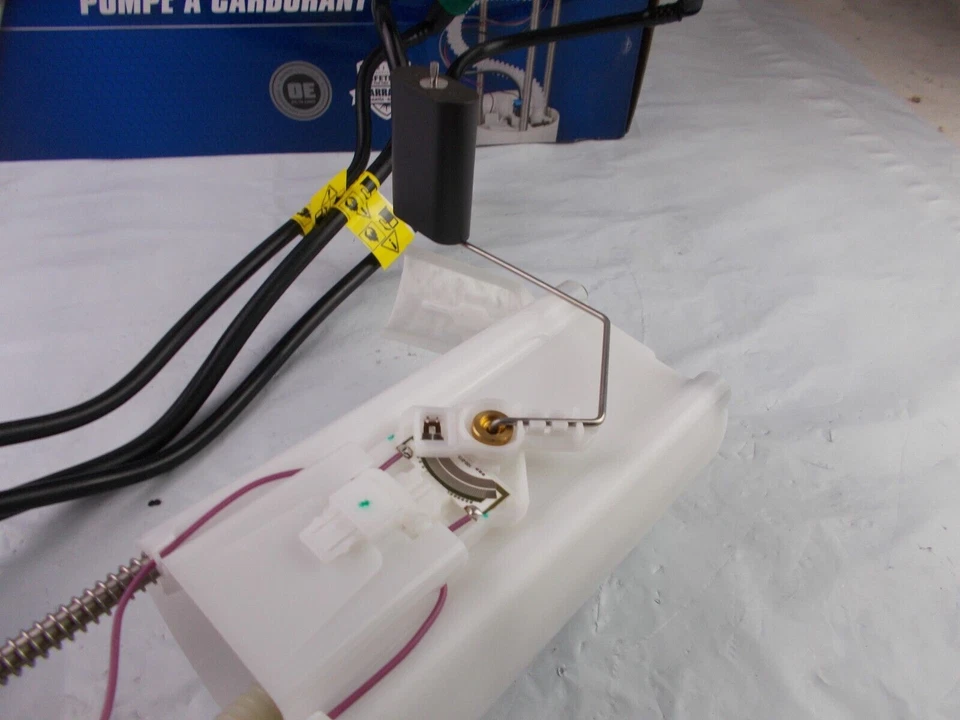 Conjunto de módulo de bomba de combustível CARQUEST M2510473 serve; Malibu & Cutlass 1997 - Imagem 3 de 4