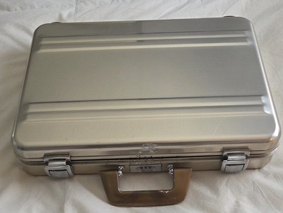 Vintage Zero Halliburton Silver Aluminum Attache Case Hard Shell Tech Briefcase