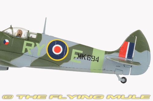 Hobby Master 1:48 Spitfire Mk IX RAF n. 313 Sqn Jaroslav Dobrovolny MK694 - Foto 6 di 8