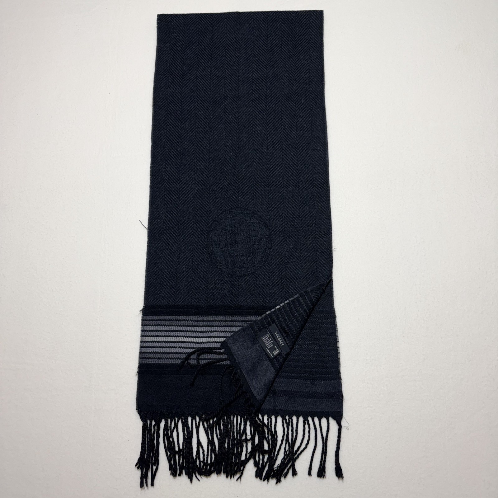 Versace Medusa Logo Black Gray Wool Scarf Preppy Designer Made In Italy thumbnail 2