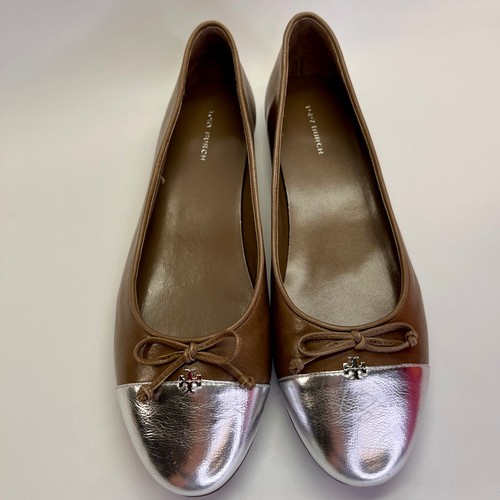 Tory Burch Cap Toe Ballerinas Größe 8,5 hellbraun Ziegenleder silber Slipper Schleife - Bild 3 von 16