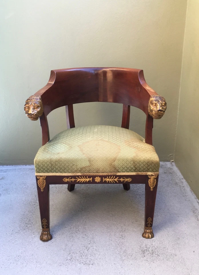 Silla estilo imperio francés vintage con marcas de fabricante y soportes de bronce dorado Ormolu Foto 2 de 4