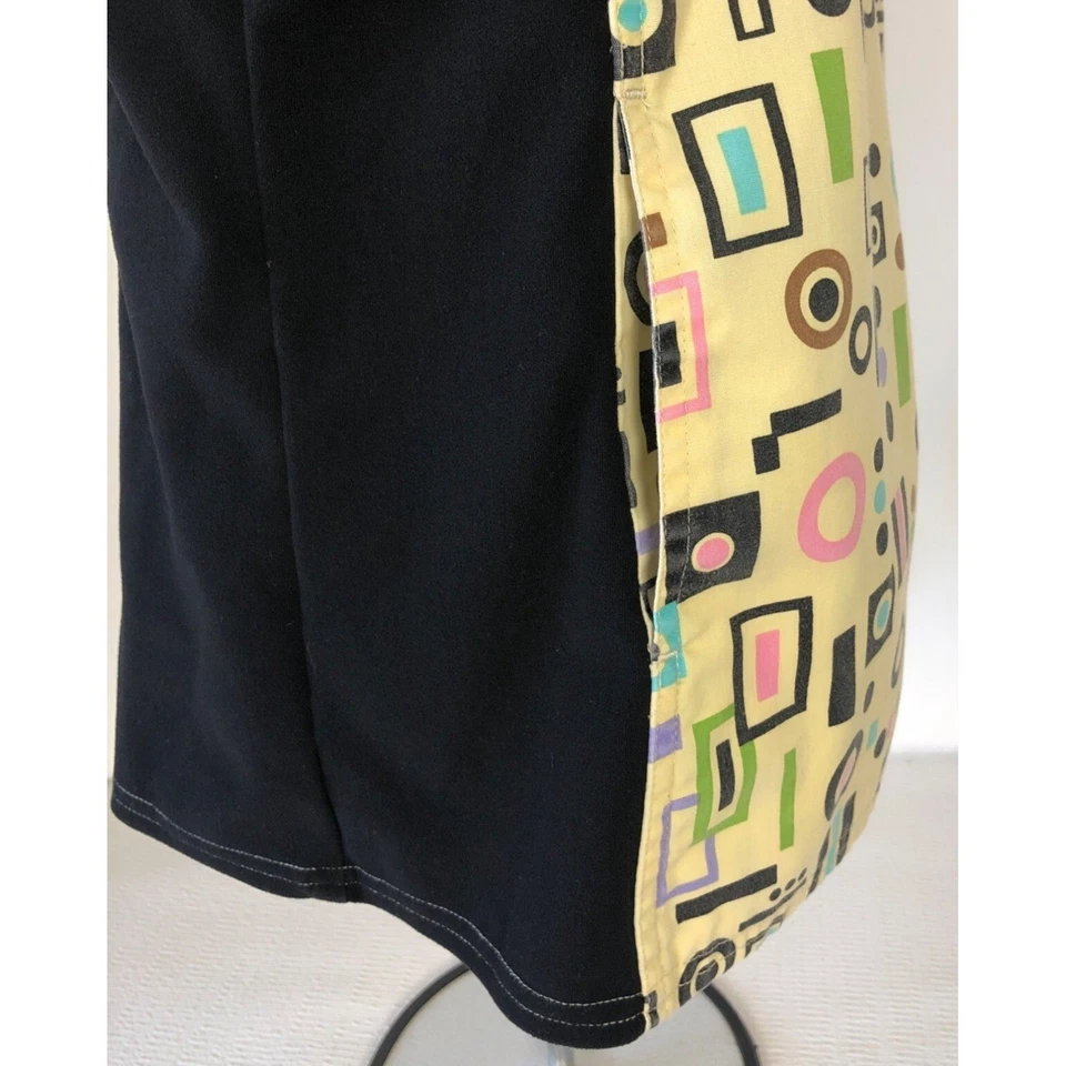 Cherokee Womens Scrub Top Size S Yellow with Geometric Shapes V neck Pockets - Image 3 of 4