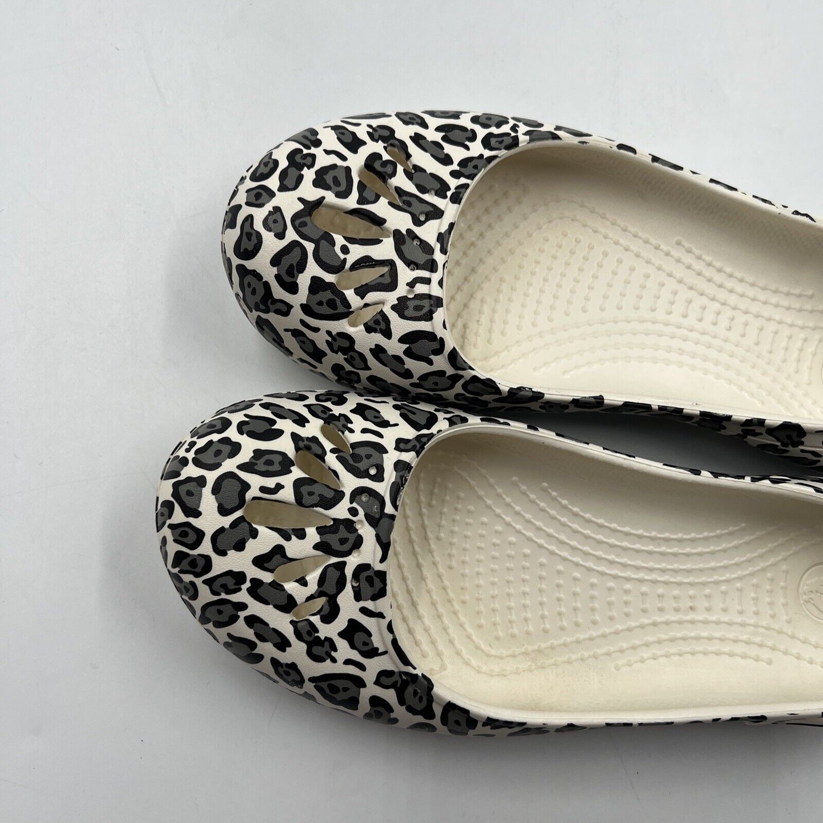 CROCS Kadee Ballet Flats Animal Print Leopard Cheetah Mary Janes 