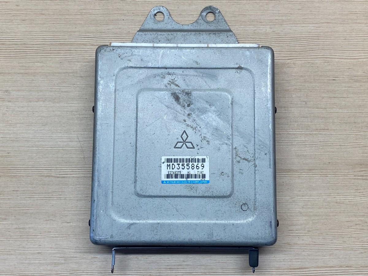 Mitsubishi Carisma 1992 1.8 GDI Engine Control Module Unit