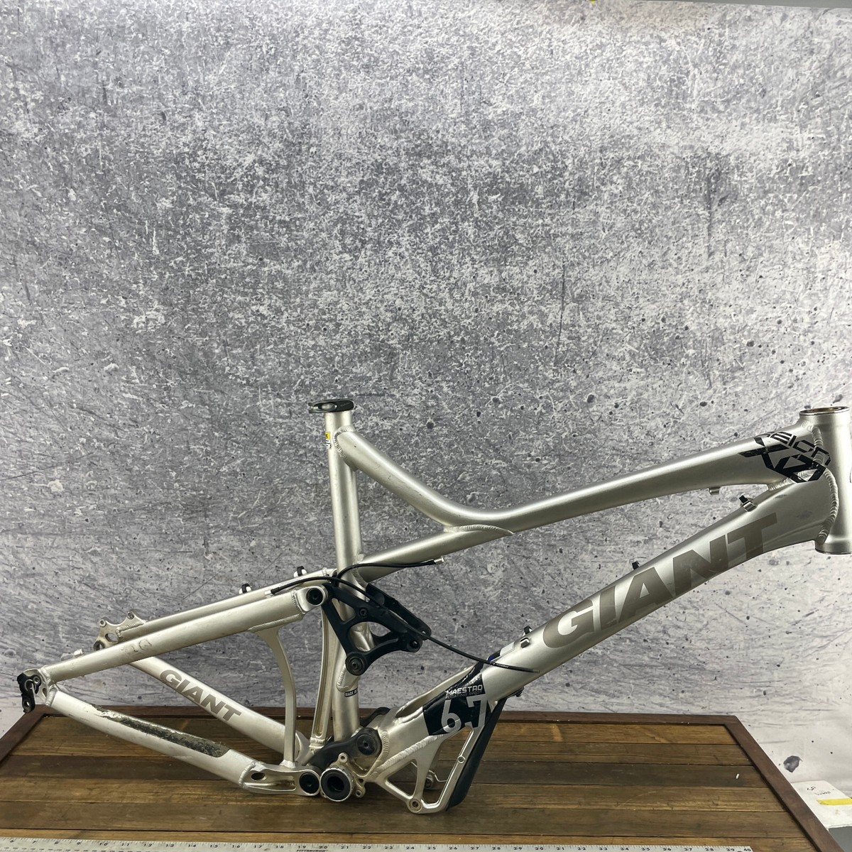 Vintage Giant Reign XO Mountain Bike Frame 19 in Suspension 26