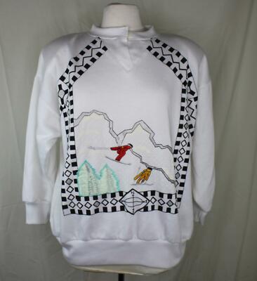 Vintage Womens SKI Sweatshirt Plus sz 22 Embroidered White Skiiers Puffy  Paint