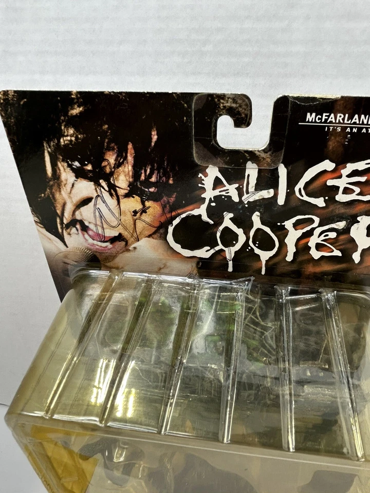 Figura de acción autografiada por Alice Cooper McFarlane Spawn firmada en negro J6 Foto 3 de 4