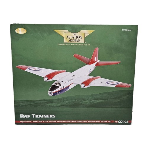 Corgi Aviation AA34706 English Electric Canberra B(I)6 WT309 Boscombe Down 1985