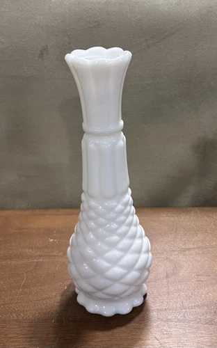 Vintage Anchor Hocking Colonial Diamond Milk Glass Bud Vase